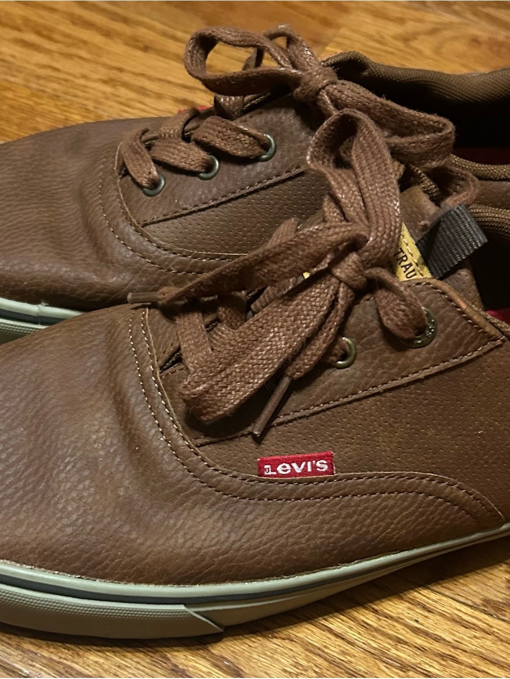Levi's Men's Brown Low-Top Lace-Up Sneakers with Red Logo Tab
